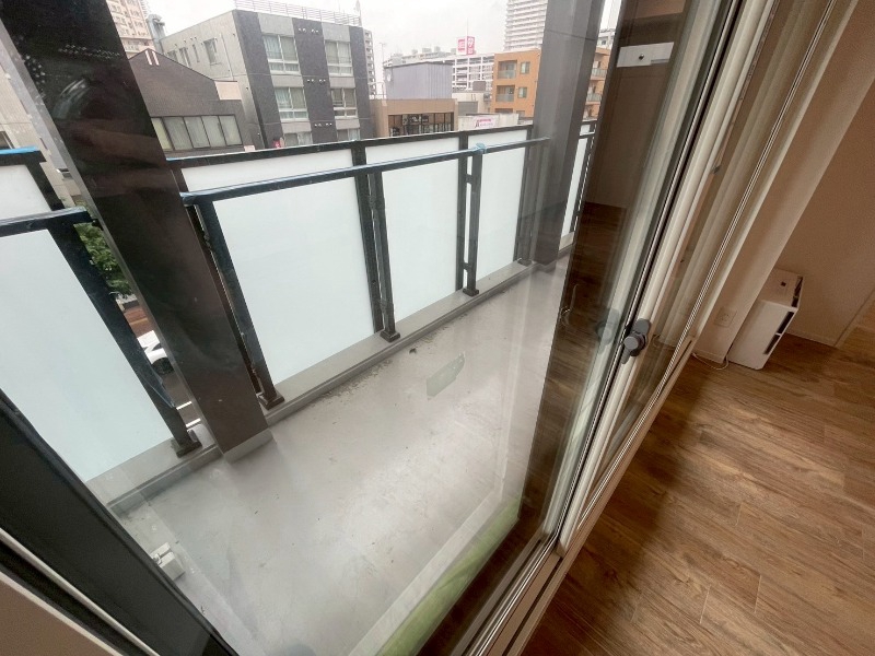 バルコニー　バルコニーが付いていますので一息ついてみてはいかがですか。