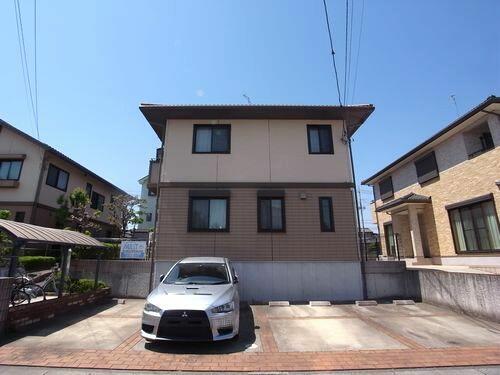 駐車場　敷地内駐車場１台付（無料）