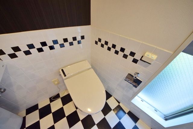 トイレ　★タイル張りのきれいなトイレです★