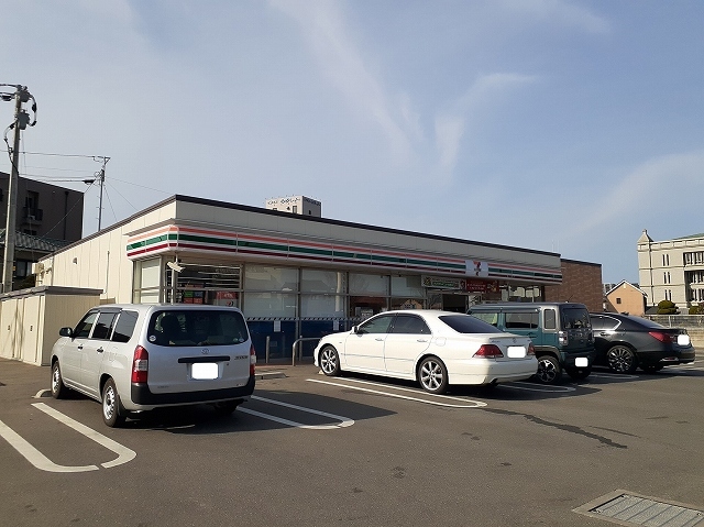 コンビニ　セブンイレブン　唐津中央店（コンビニ）まで110m