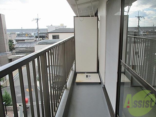 バルコニー　天気のいい日は洗濯も布団も一気に干しちゃいましょう♪