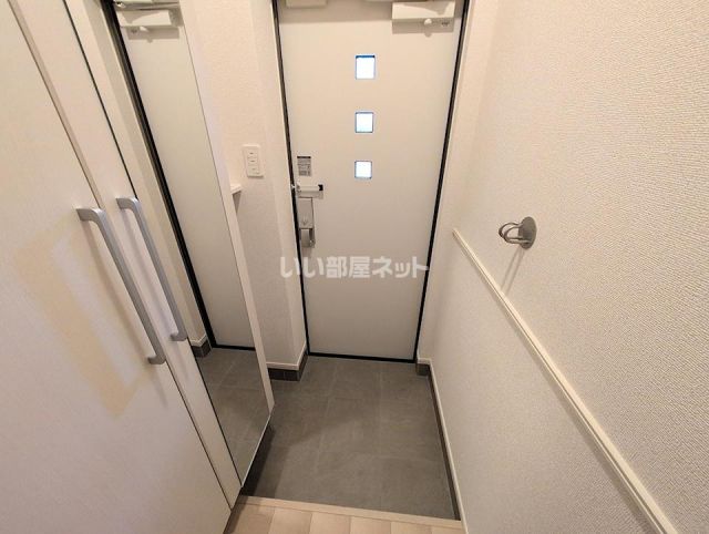 阪急伊丹線 伊丹駅 徒歩24分 2階建 築1年の玄関写真
