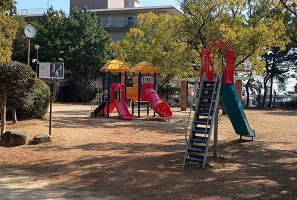 公園　朝日ヶ丘公園（公園）まで349m