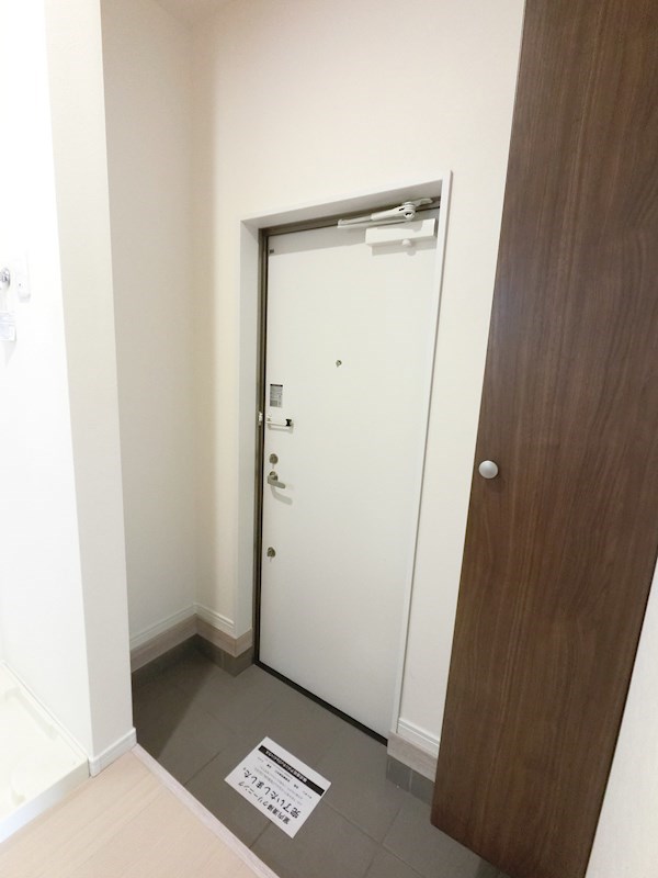 玄関　参考写真