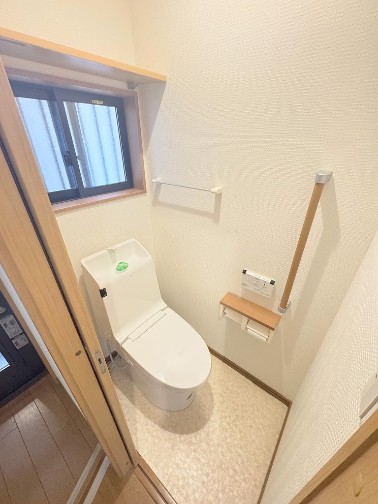 近鉄奈良線 布施駅 徒歩10分 2階建 築48年のトイレ写真