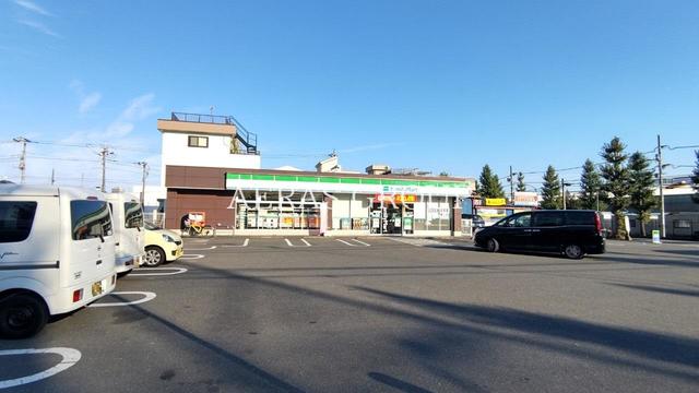 コンビニ　ファミリーマート清新六丁目店（コンビニ）まで427m
