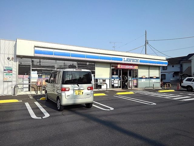 コンビニ　ローソン東越谷四丁目店（コンビニ）まで550m