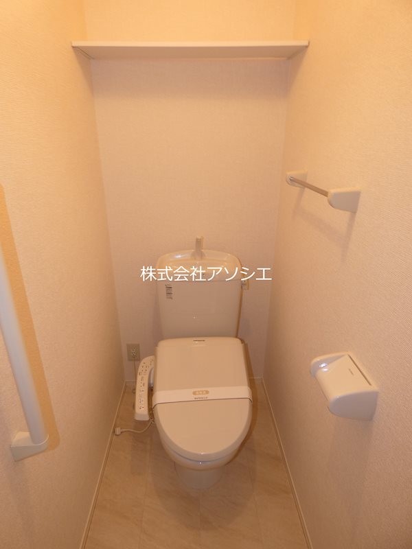 トイレ　ウォシュレット便座