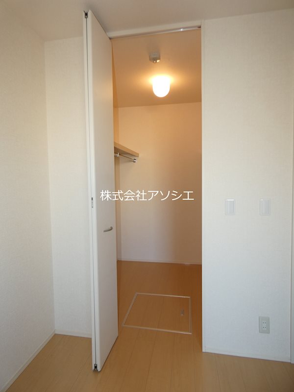 収納　ウォークインクローゼット