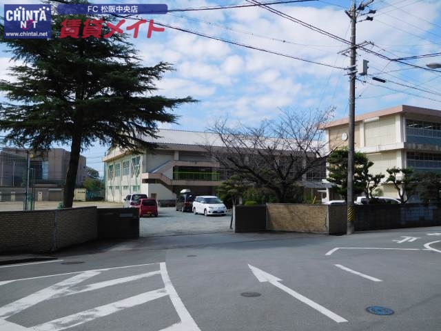 中学校　松阪市立殿町中学校（中学校）まで500m