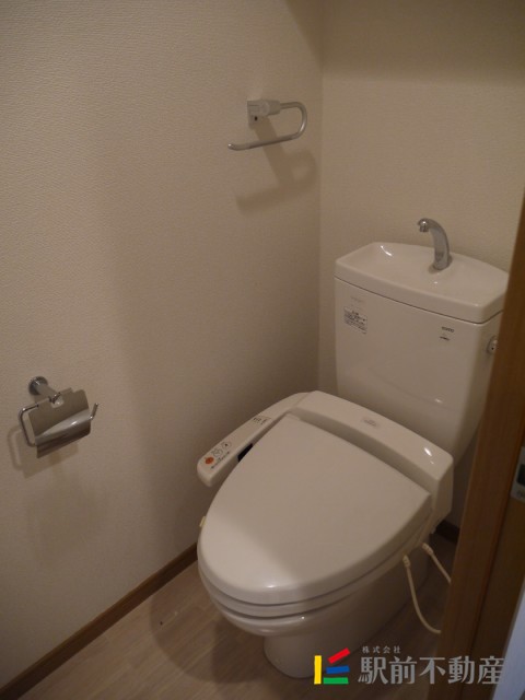 トイレ　写真は同タイプ別部屋