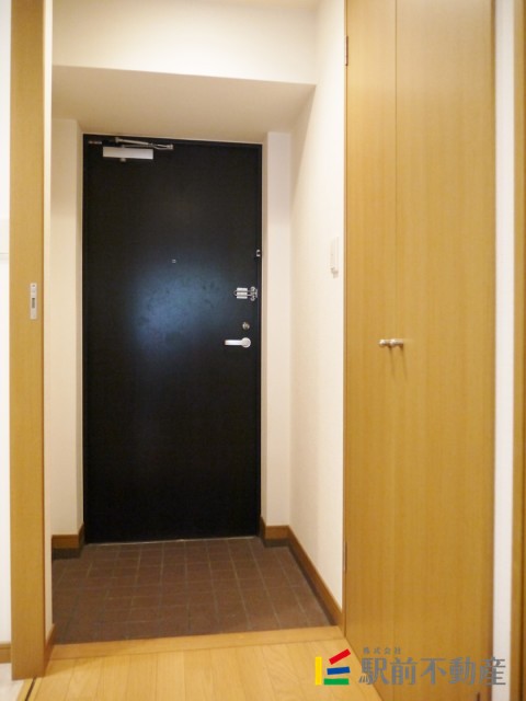 玄関　写真は同タイプ別部屋