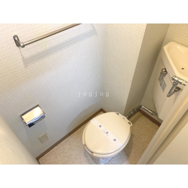 トイレ　当社サービスセンターで温水洗浄便座の設置承ります★