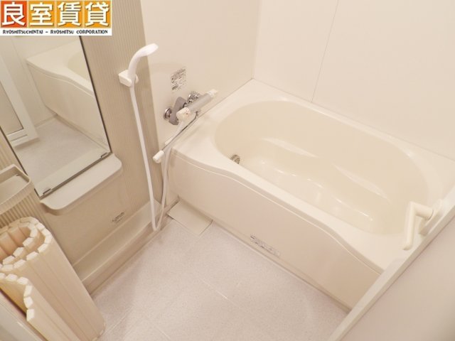 バス・シャワールーム　※このお写真は同物件の別のお部屋のお写真です。現状優先。