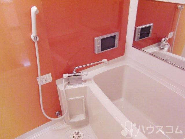 バス・シャワールーム　テレビにミストサウナですから。