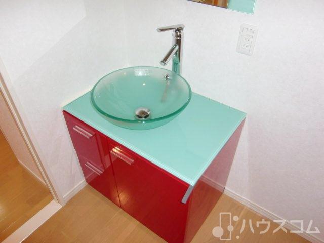 洗面設備　細部に至るまでお洒落ですね。