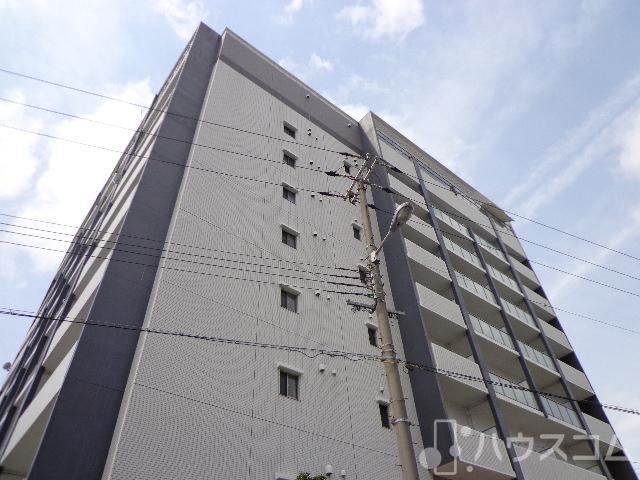 建物外観　夜もキレイなエントランスです！
