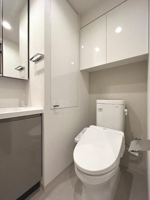トイレ　※写真は同タイプ住戸です。