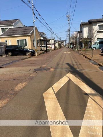 その他　前面道路（その他）まで0m