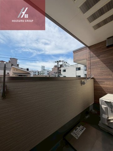 バルコニー　バルコニーからの眺めを楽しみながら食事をしませんか