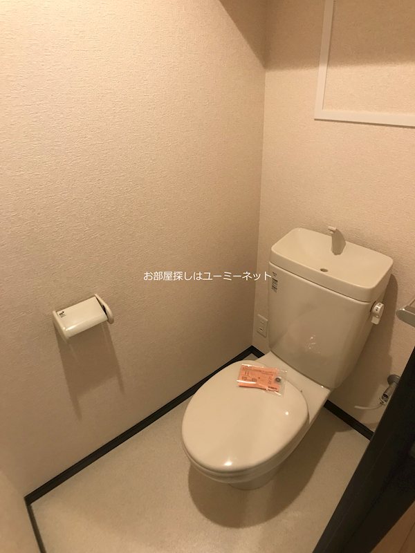 トイレ　※写真は反転タイプです。