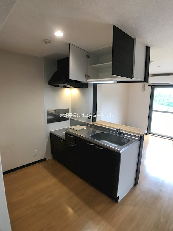 キッチン　※写真は反転タイプです。