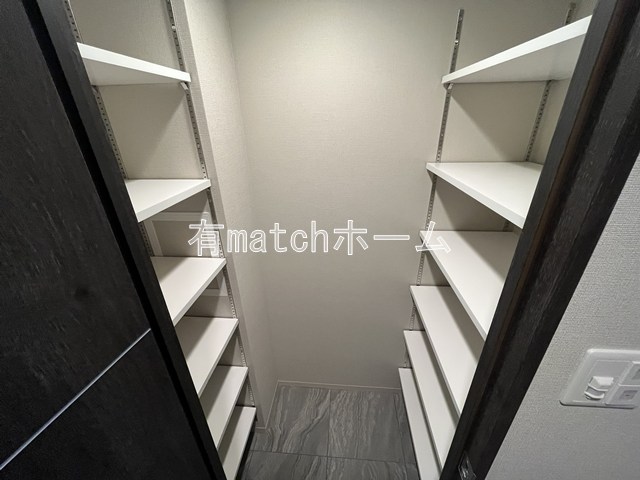 収納　イメージとして同マンション他部屋を表示しています