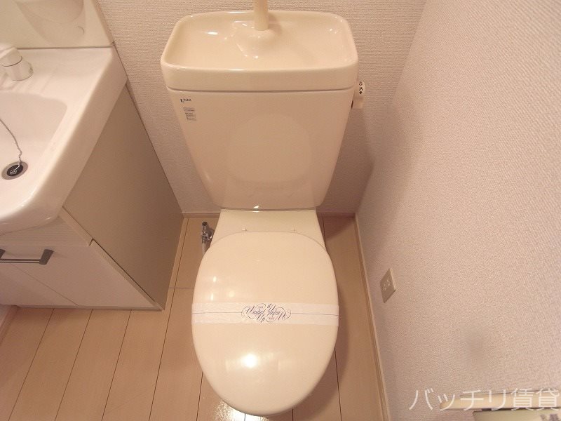 トイレ　類似写真使用のため、現状優先。