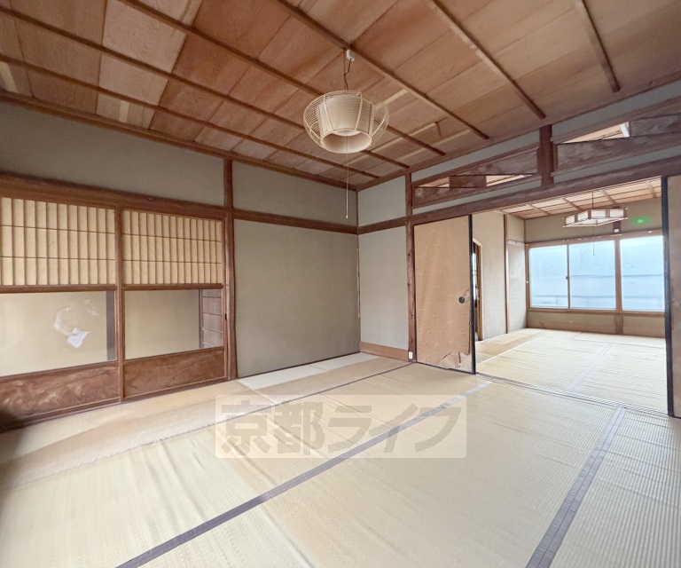 地下鉄烏丸線 丸太町駅 徒歩7分 1階建 築113年の居間写真