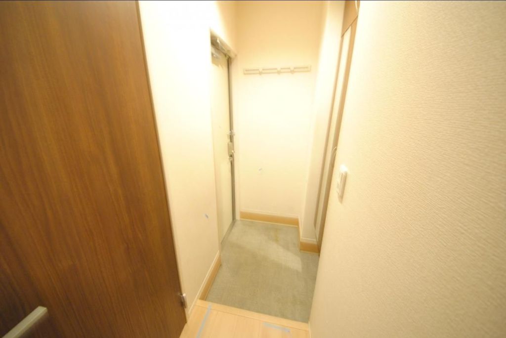 玄関　リフォーム中です。