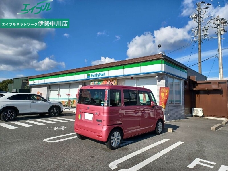コンビニ　ファミリーマート嬉野中川店（コンビニ）まで2164m