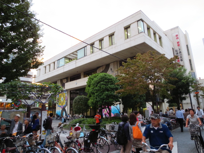 図書館　世田谷区立烏山図書館（図書館）まで350m