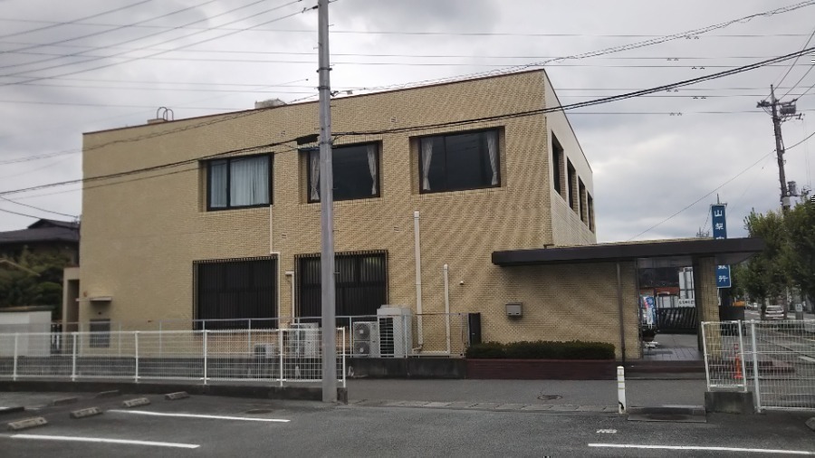 銀行　山梨中央銀行城南支店（銀行）まで1036m