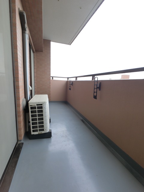 バルコニー　※別部屋反転タイプ参考写真
