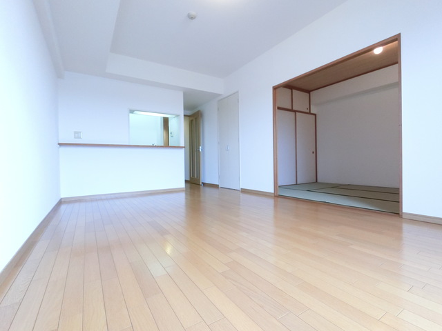 居室・リビング　※別部屋反転タイプ参考写真