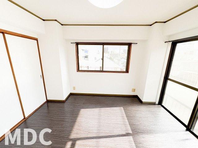 ＪＲ牟岐線 阿波富田駅 徒歩9分 5階建 築37年の居間写真