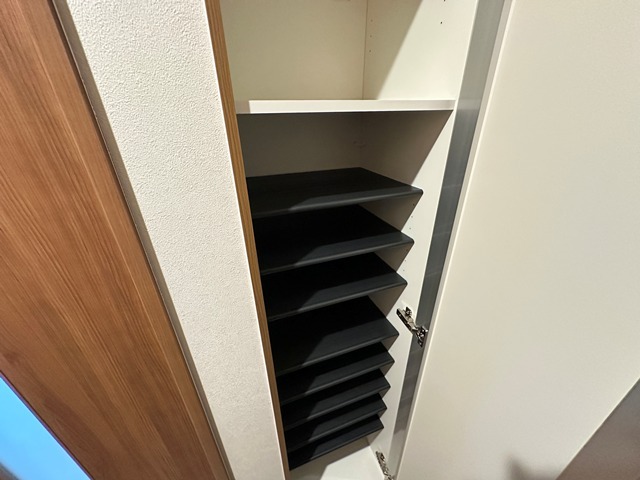 玄関　大容量の下足入れがございます♪