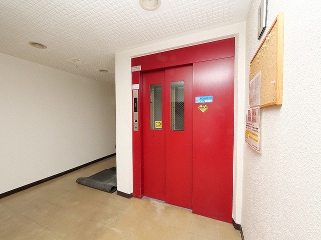 地下鉄東西線 西２８丁目駅 徒歩3分 10階建 築39年の外観写真