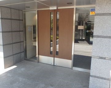 エントランス　■仲介手数料は半月分0.54ヶ月となります！■