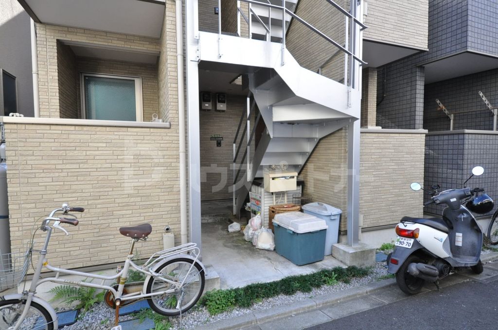 2525コーポラス西日暮里の外観写真