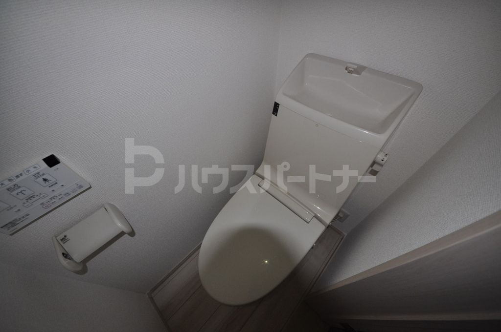 2525コーポラス西日暮里のトイレ写真