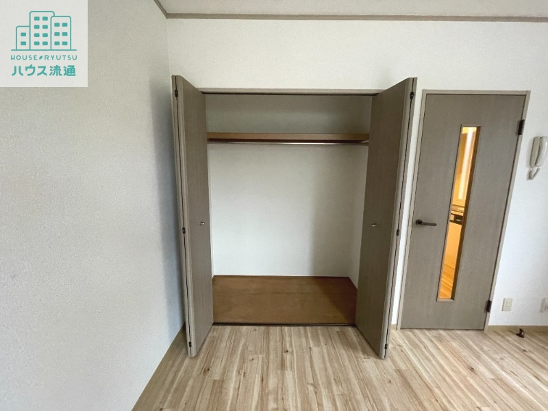 収納　※写真は別号室です。