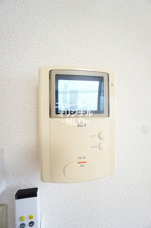 セキュリティ　事前に訪問者を目視できるTVモニターホン付きで安心☆