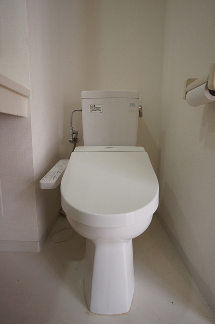 東急田園都市線 溝の口駅 徒歩4分 10階建 築24年のトイレ写真