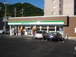 コンビニ　ファミリーマート札幌ロープウェイ入口店（コンビニ）まで456m