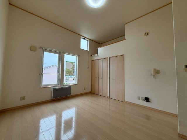 ソフィア鶴野の居間写真