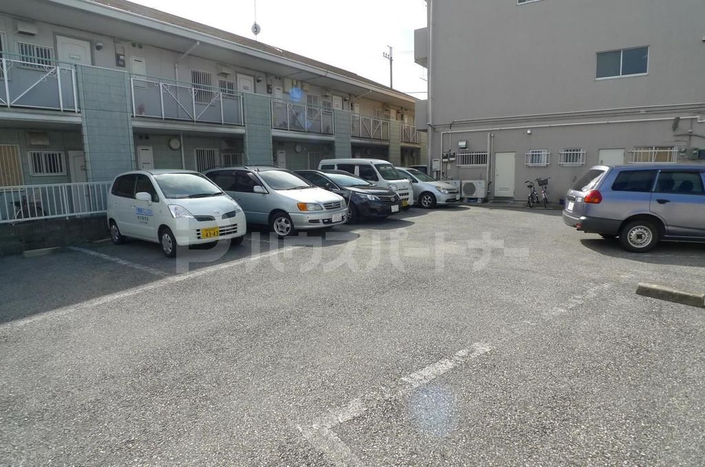 駐車場　駐車場