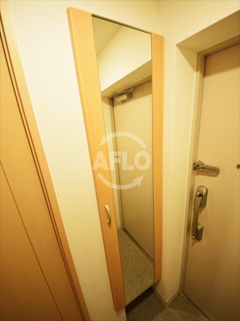 玄関　アプライズ西長堀 　玄関姿見付き