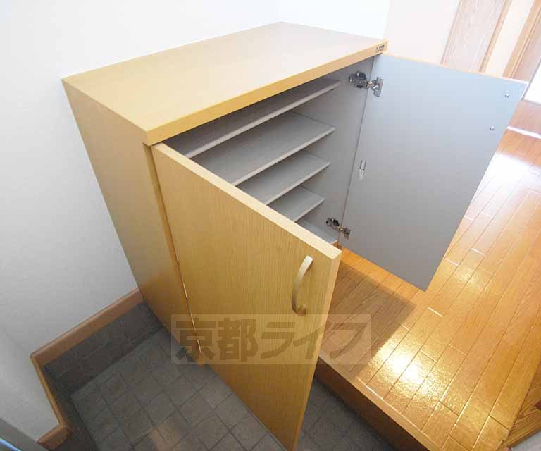 収納　シューズボックスがあるので玄関がスッキリします。