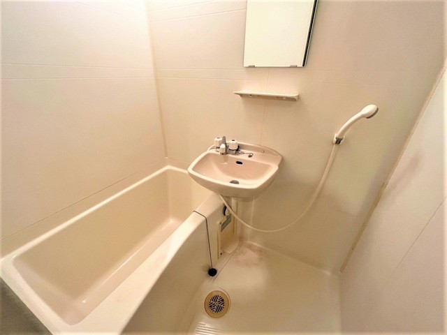 バス・シャワールーム　※別のお部屋の写真です※